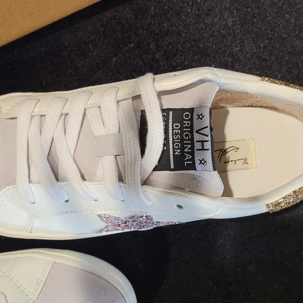 Shoes - Picture 5 of 6